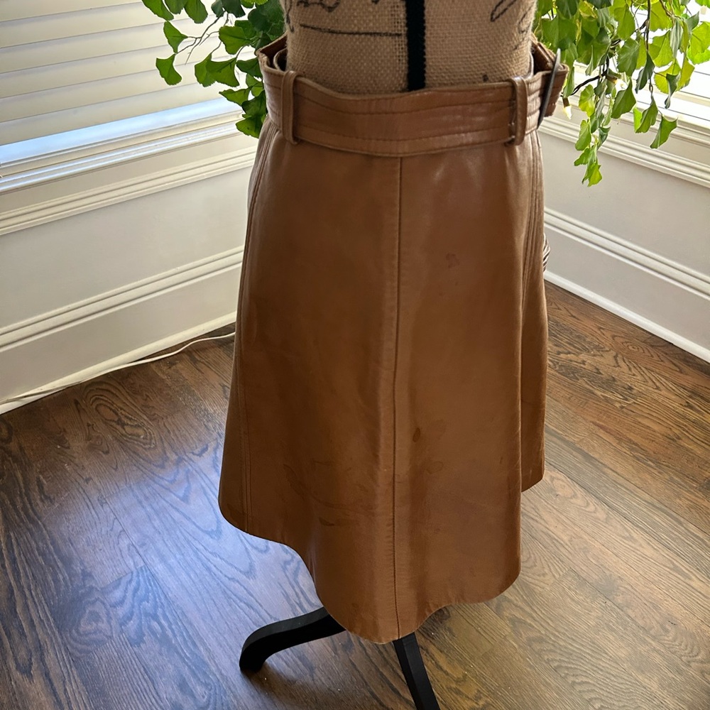 LA CONDESA 26’ Vintage light Brown Leather Skirt from Italy - Picture 5 of 11